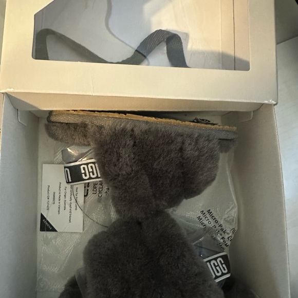 UGG Kids kids 4/5 uggs